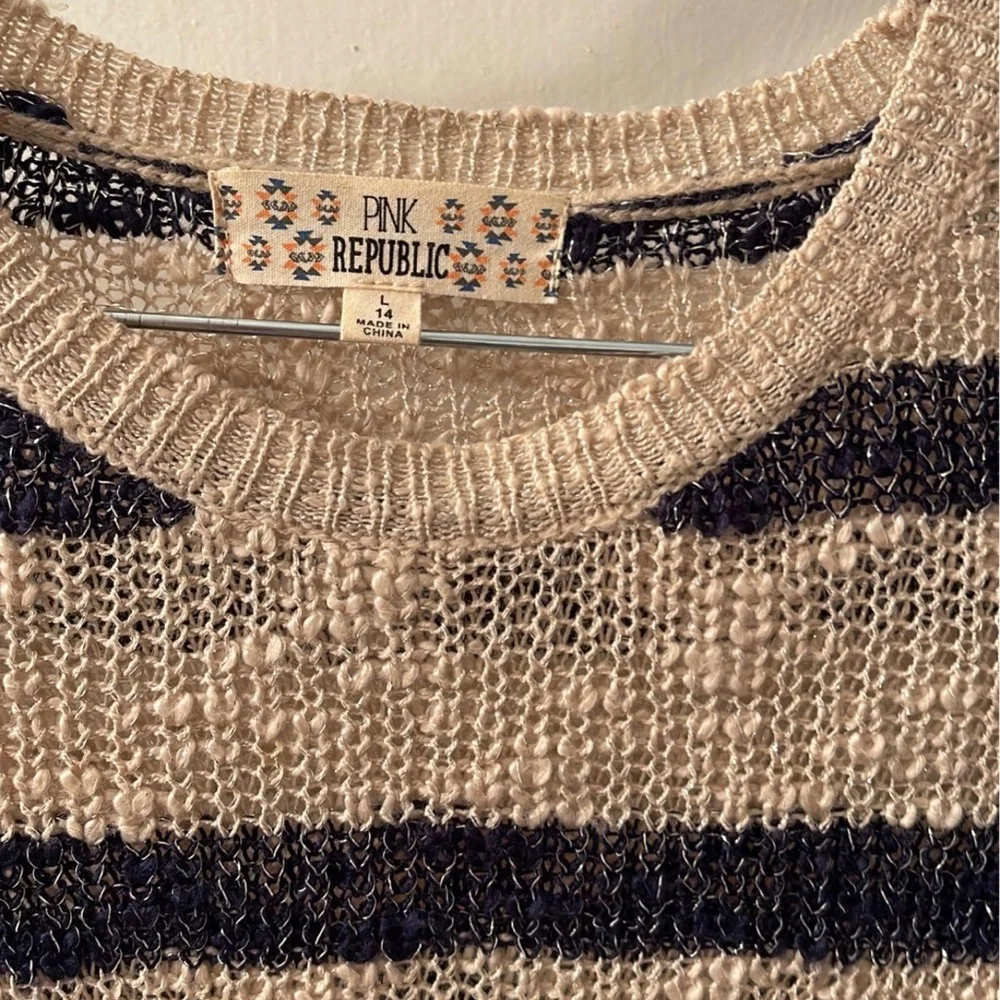Sweater - Picture 3 of 3